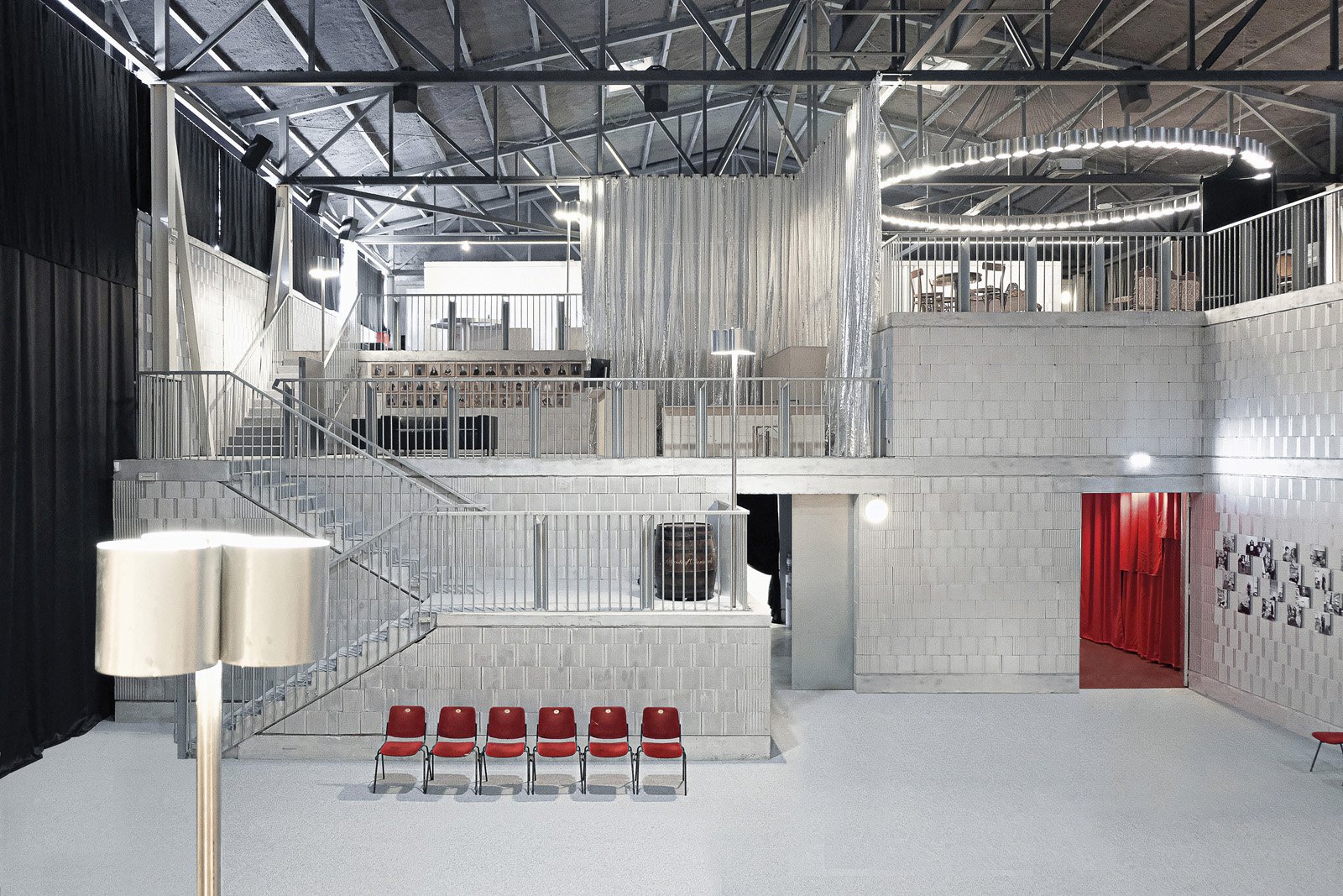 TEMPORARY SPACES FOR SLOVENIAN NATIONAL THEATRE DRAMA VIDIC GROHAR ARHITEKTI. LJUBLJANA, SLOVENIA © MAXIME DELVAUX